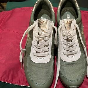 Michael Kors Tennis.